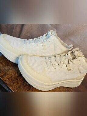 AHNU Sequence 1 Mid Sneakers Women's 10.5 EU41.5 White NIB